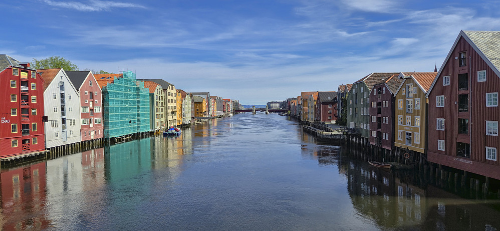 Northeast along Nidelva from Bybrua