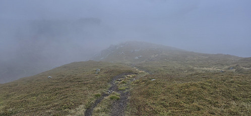 Descending northeast along the ridge from Veten