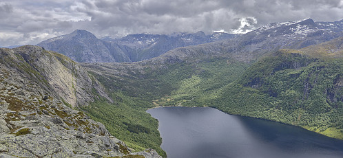 Myrdalsvatnet from Gråurdstinden