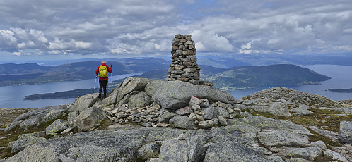 The summit cairn at Nordlifjellet