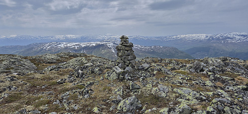 The cairn at Geitaberget with Kvitanosi in the background