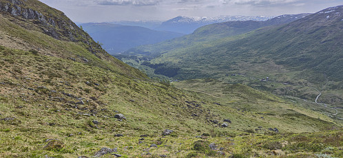 Descending towards Turtene