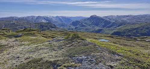 The highest point at Loneggi with Nesheimsnipa in the background