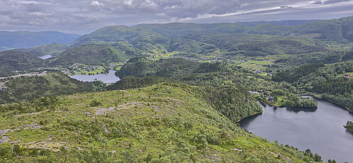 Descending towards Svartafjellet, Kletten and Eika