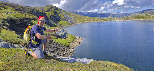A happy Endre seeing yet another lake :)