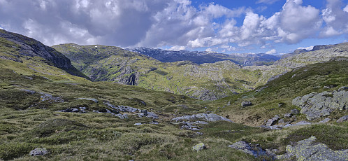 Our first look at Simlenuten with the summit to the left