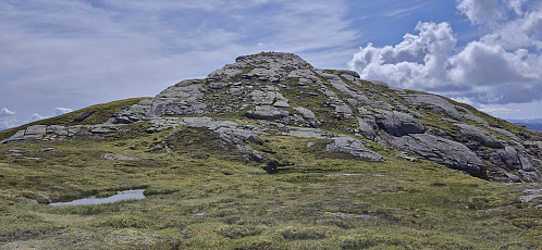Approaching the summit of Simlenuten