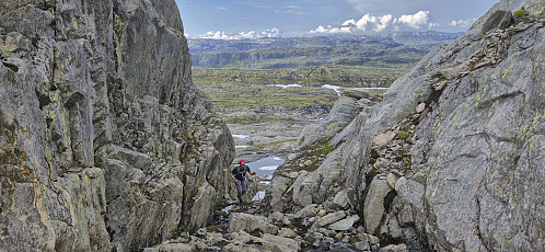 Heading up a narrow gorge on our way to Gråeggi