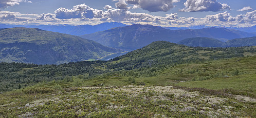 Looking down at Hølsete from the descent from Nuken