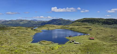 Fagreggjevatnet from the descent from Helleberget