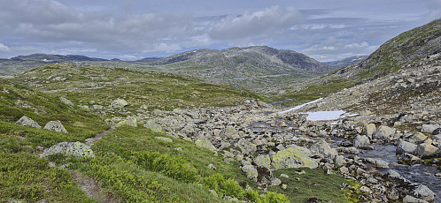 Following the marked trail to Hallingskeid