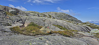 Marked trail to Breidsete