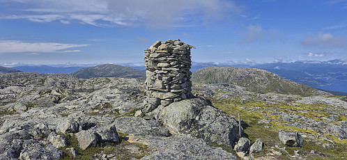 Storafjellet with Vikanuten to the left and Grytingsfjellet to the right