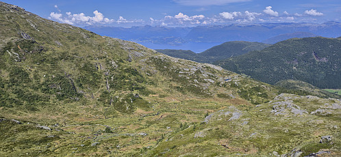 Descending into Botnen, i.e. the valley between Storafjellet and Grytingsfjellet