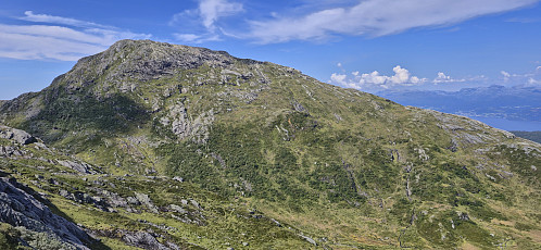 Grytingsfjellet from the descent into Botnen
