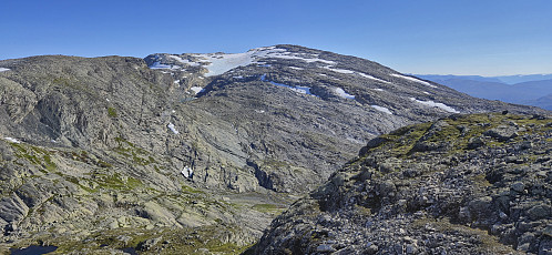 Looking back at Skorafjellet from the start of the ascent to Mjølfjellet