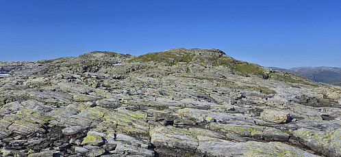 Following small cairns to the summit of Mjølfjellet