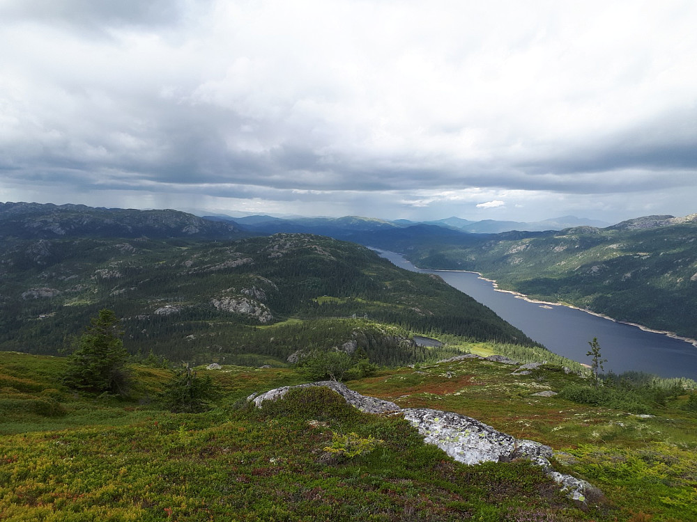 Utsikt mot Gullnesnuten, et turmål en annen dag