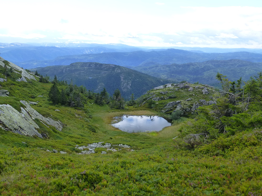 En lite tjern i retningen mot Ordalen