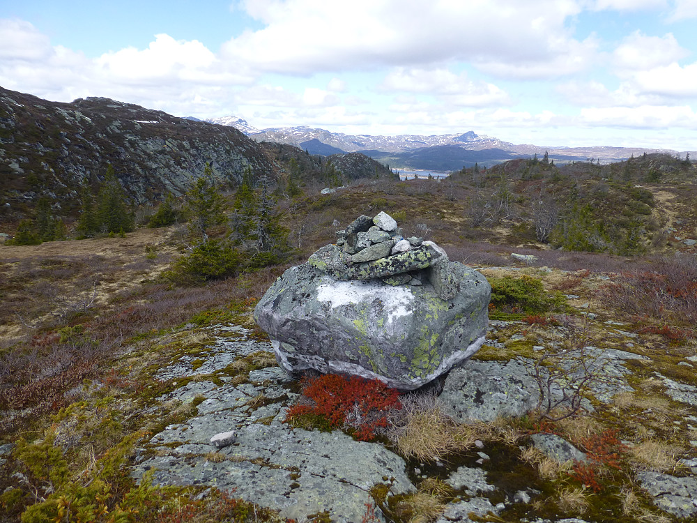 Utsikt nordover mot Brattefjell og Vindeggen
