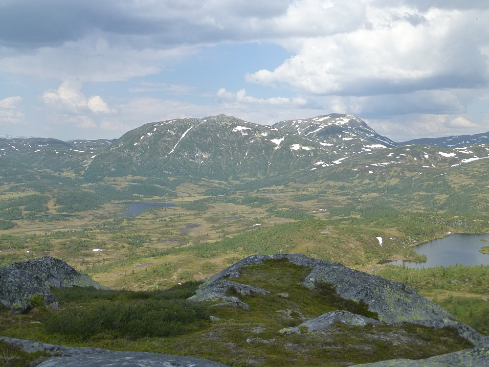 Utsikt mot Brattefjell, Svafjell og Svartdalsheia