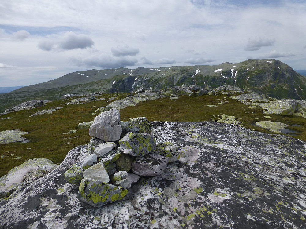  Blåtjønnfjell 1260-varden og vi ser bort på Mælefjell