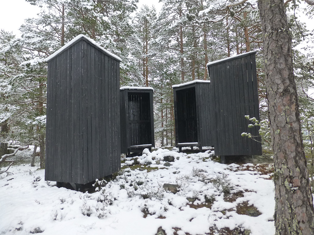 Grindkleiv kikkeskåp