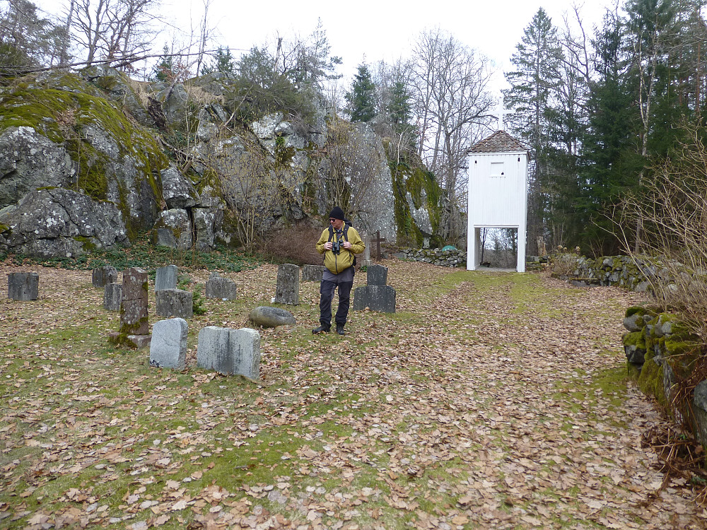 Kirkegården på Langøy som fortsatt er i bruk