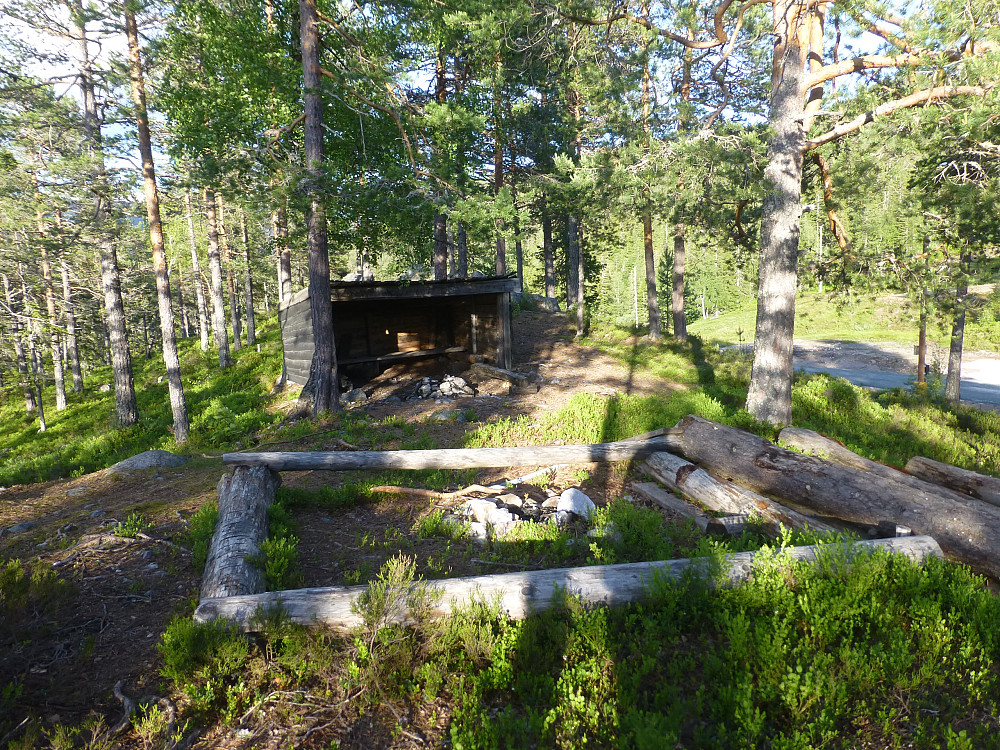 Gapahuken på Raukleiv
