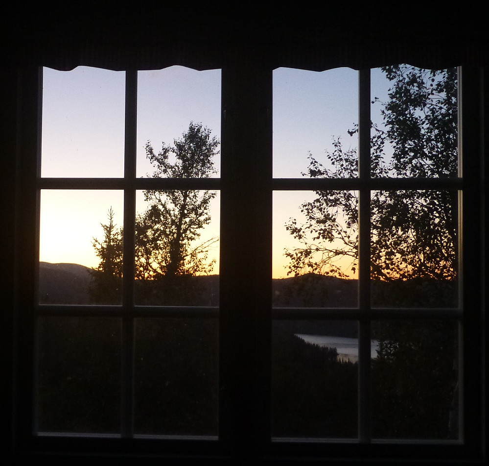 Fin himmel etter sola hadde gått ned fra stua. 