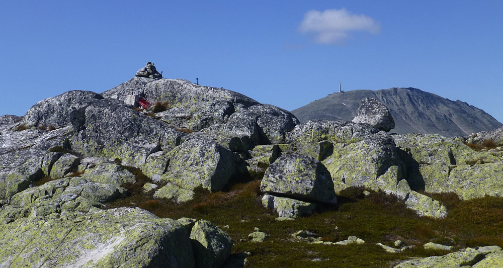 Toreskyrkja med Gaustatoppen bak