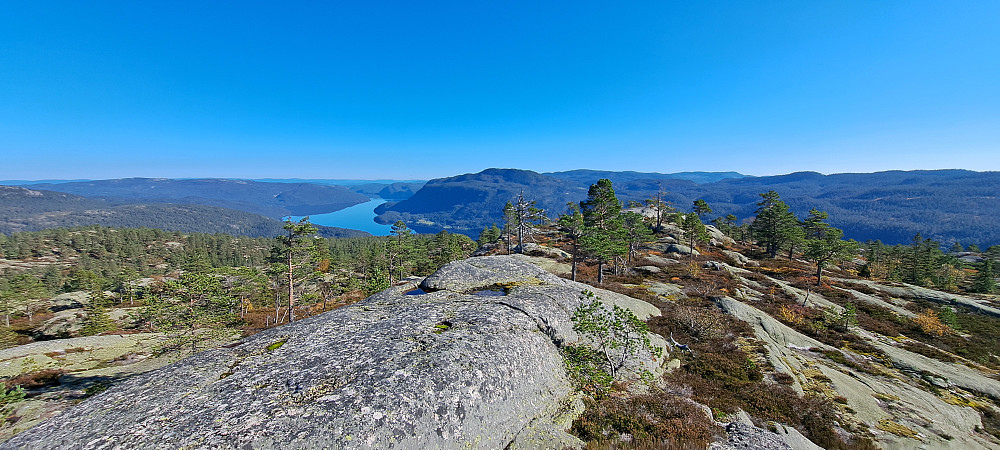 Utsikt fra toppen mot Flåvatn