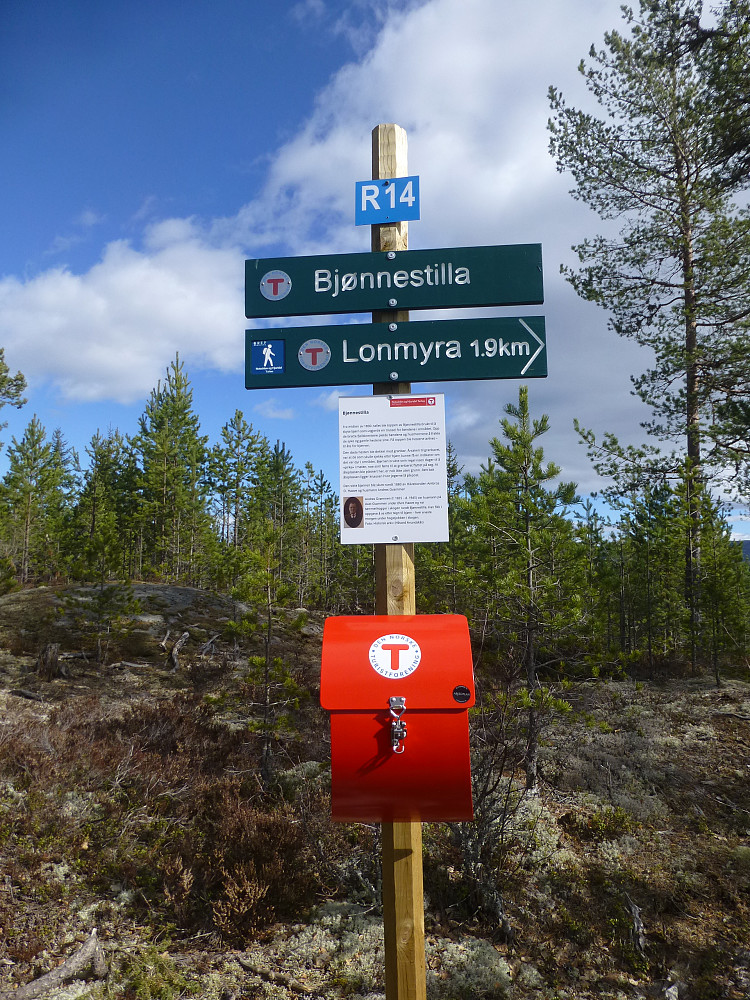 Bjørnestilla med bålpanne og kasse