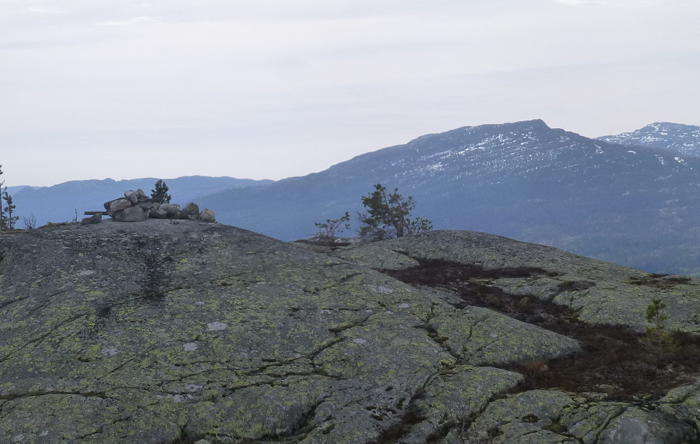 Toppen med Himingen i bakgrunn