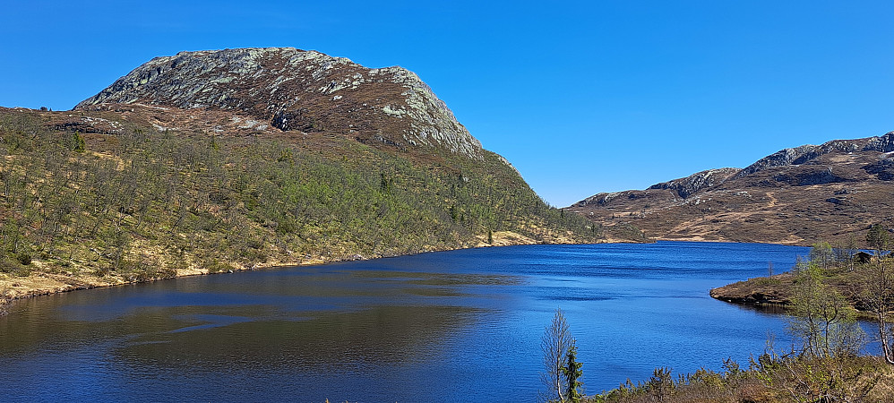 Fyljomsvatnet med Fyljonsnuten