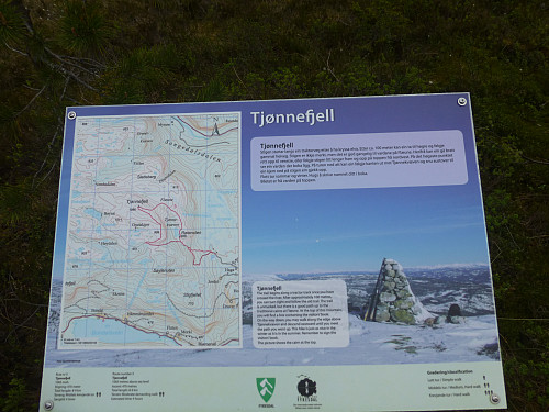 Tavle med kart og beskrivelse, flott