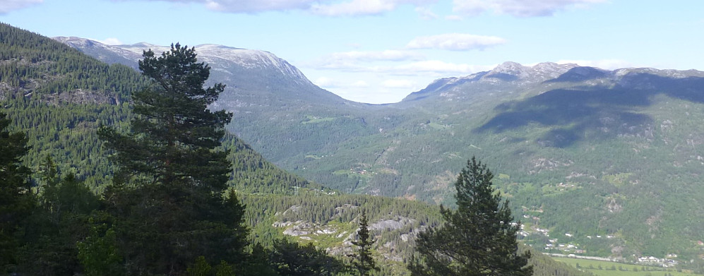 Grunningsdalen med Mælefjell og Lifjell
