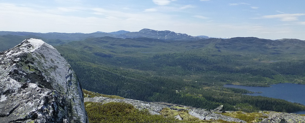 Utsikt til Vindeggen og Brattefjell fra ryggen vi gikk ned
