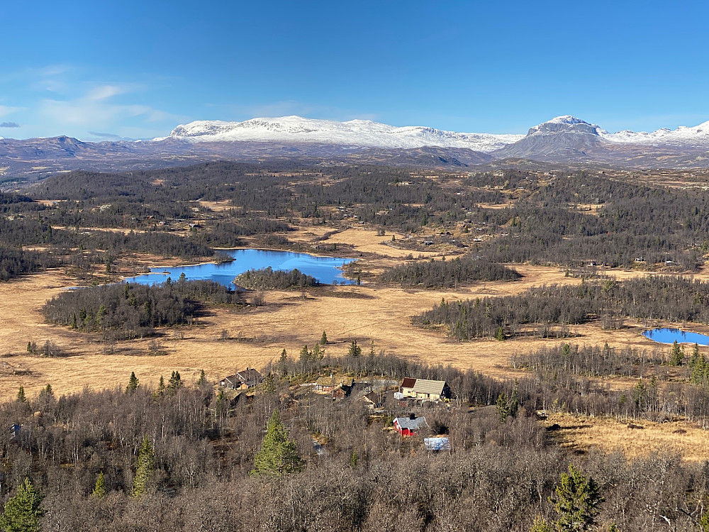Utsikt til Reineskarvet og Lauvdalsbrea 