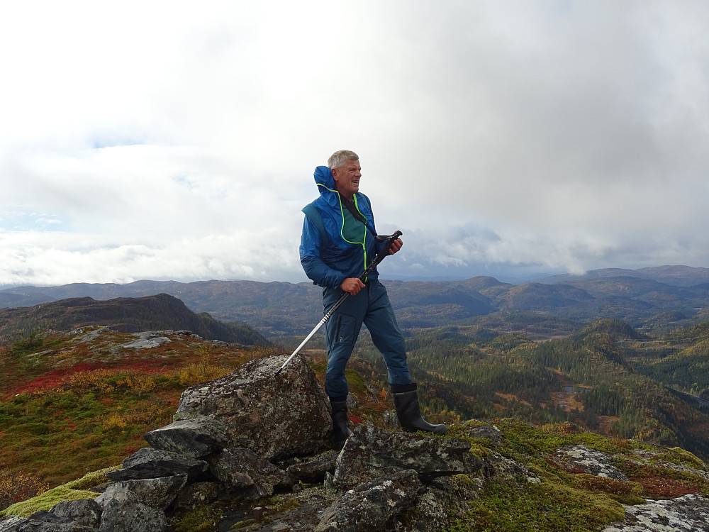 Et sjeldent foto av Otto med regnjakke på Keipan