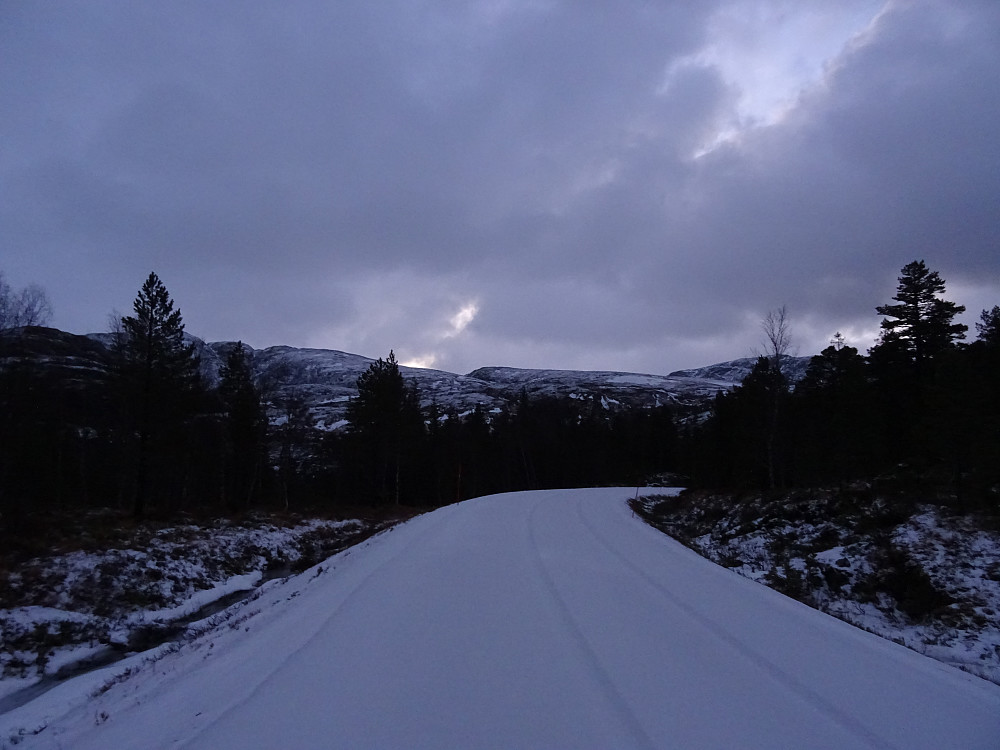 Nysnø på tur mot Jøssund