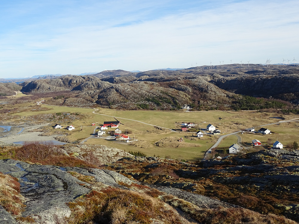 Utsikt over bebyggelsen på Valøya