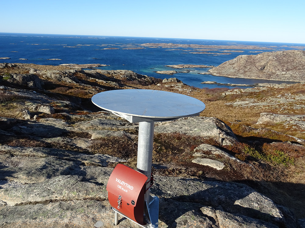 Sikteskiven og trimkassen på Valøytind