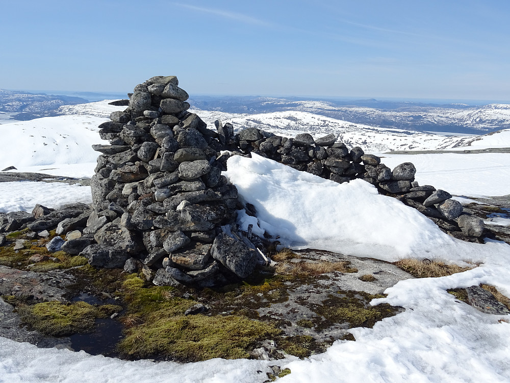 Toppvarden på Kvitfjellet har breiet seg litt ut.
