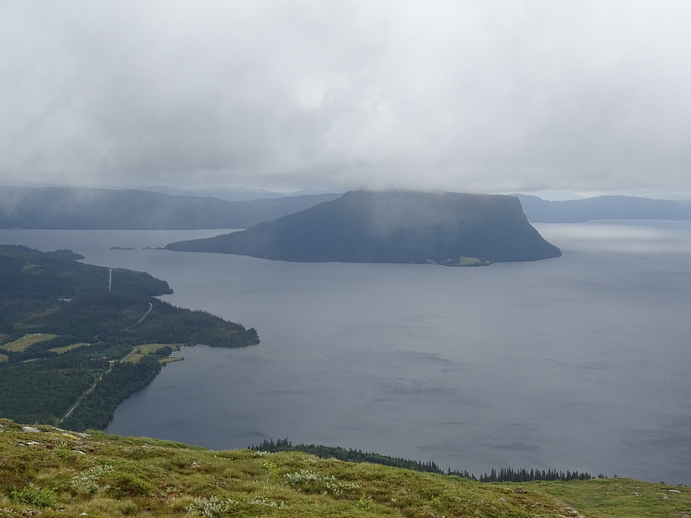 Utsikt mot Gudfjelløya