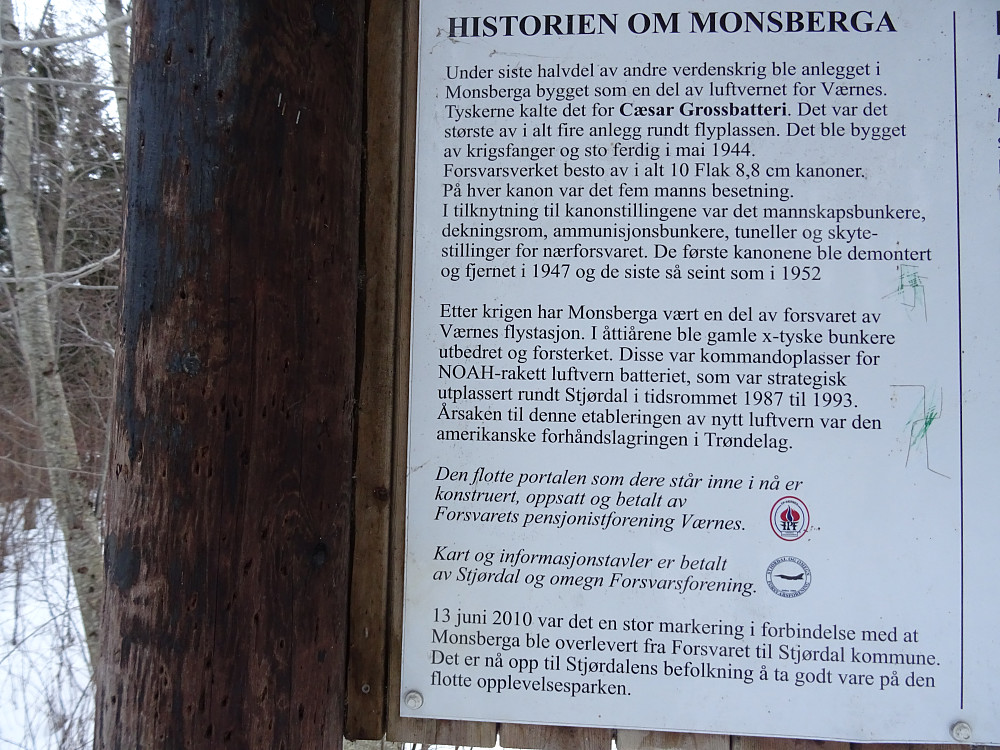Infoplakat på Monsberga