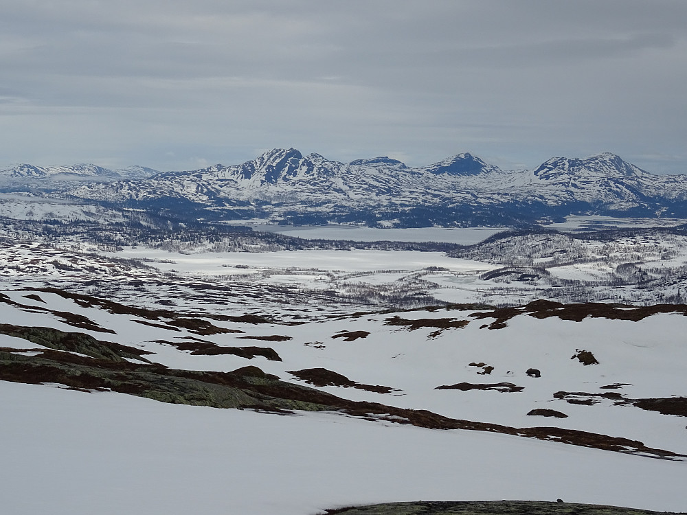 Utsikt mot fjella øst for Limingen