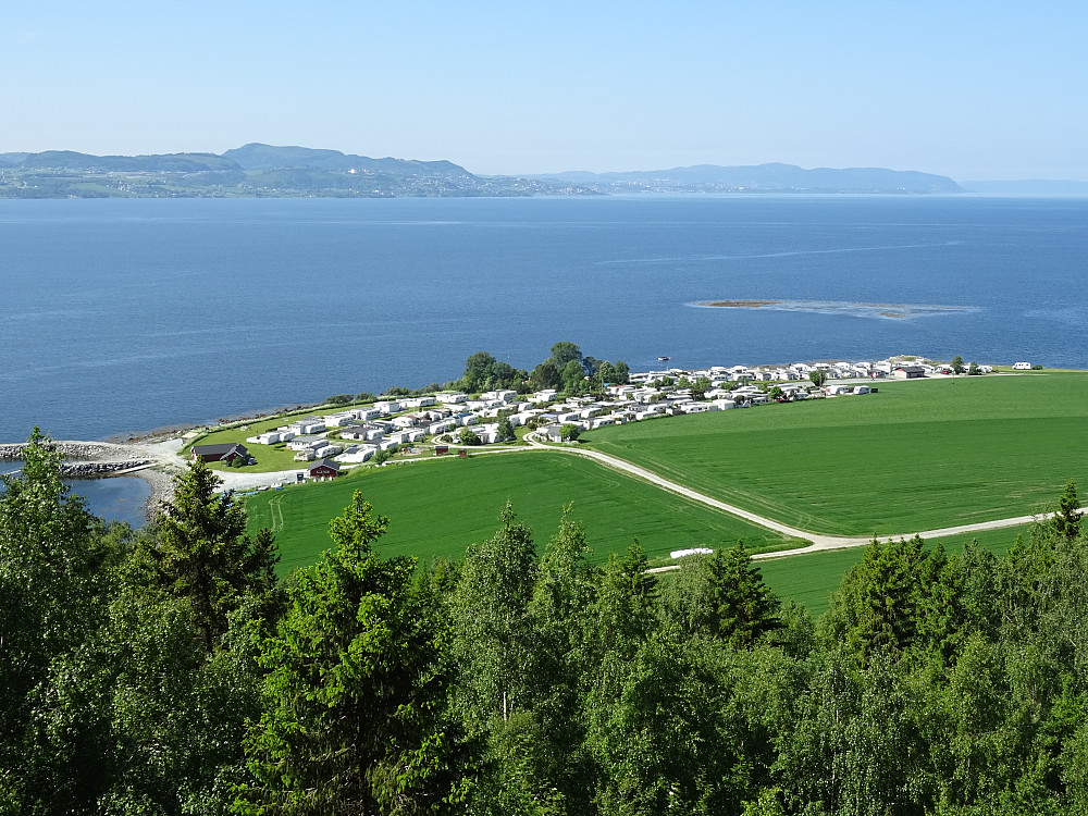 Flott utsikt mot Velvang Camping
