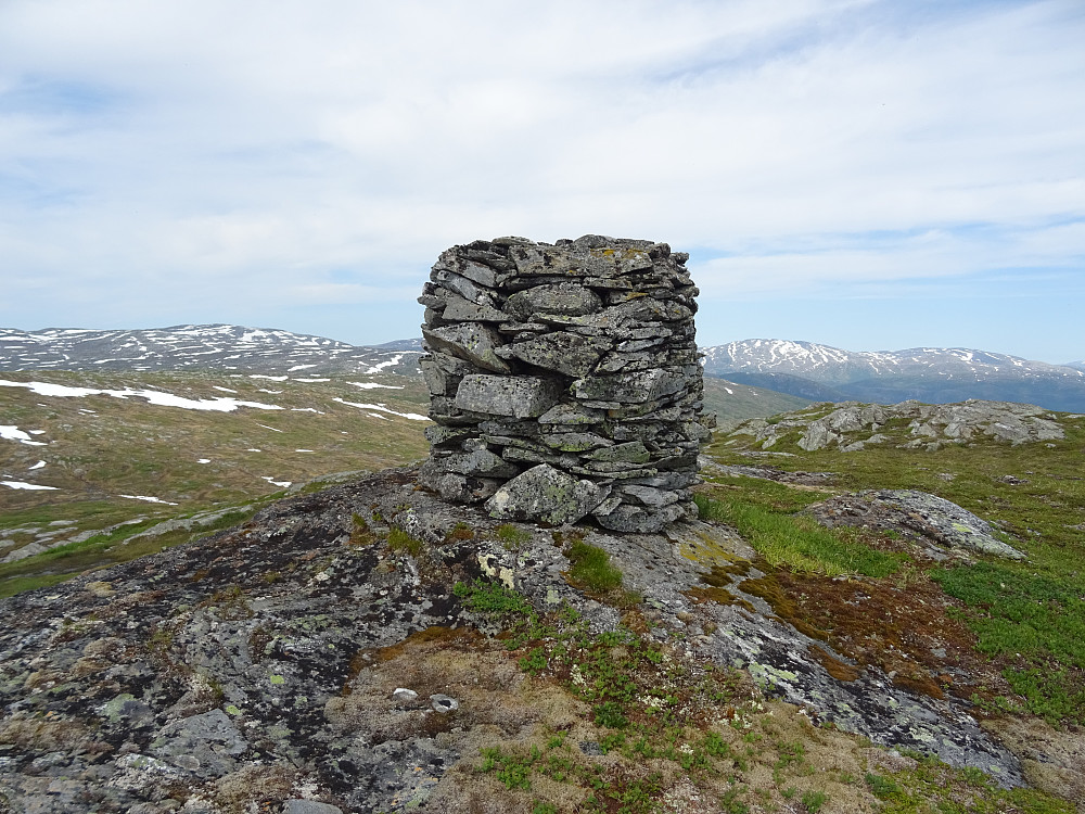 Stor varde på toppen av Bjørhusdalfjellet
