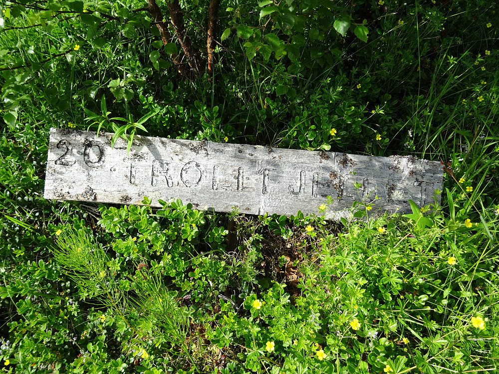 Skilt mot Trollfjellet